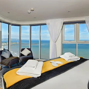 Just Wales - Meridian Quay Penthouses Apartment Swansea