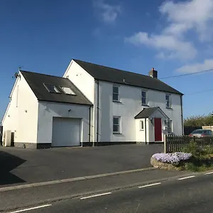 Beautiful Modern House In The Heart Of Gower Holiday home Swansea