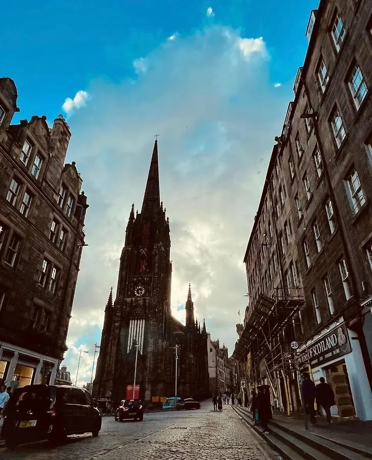 Old Town View Apartment Edinburgh