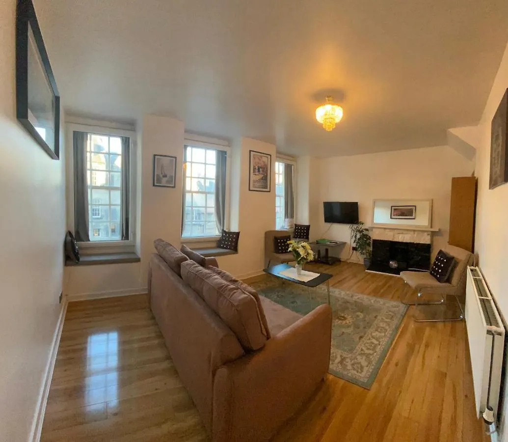 Old Town View Apartment Edinburgh